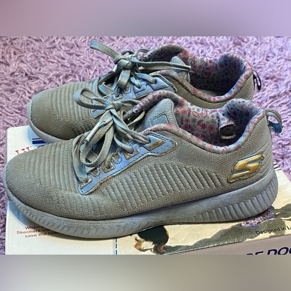 Sketchers Lil Bobs w/ air cooled memory foam size 2 w/ original box - Picture 8 of 14